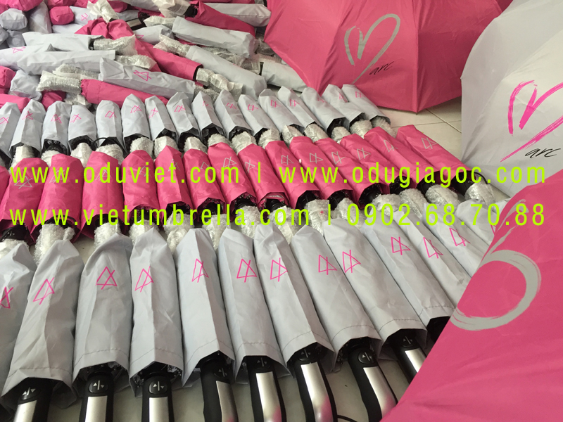 xưởng sản xuất ô dù cầm tay in logo quảng cáo
